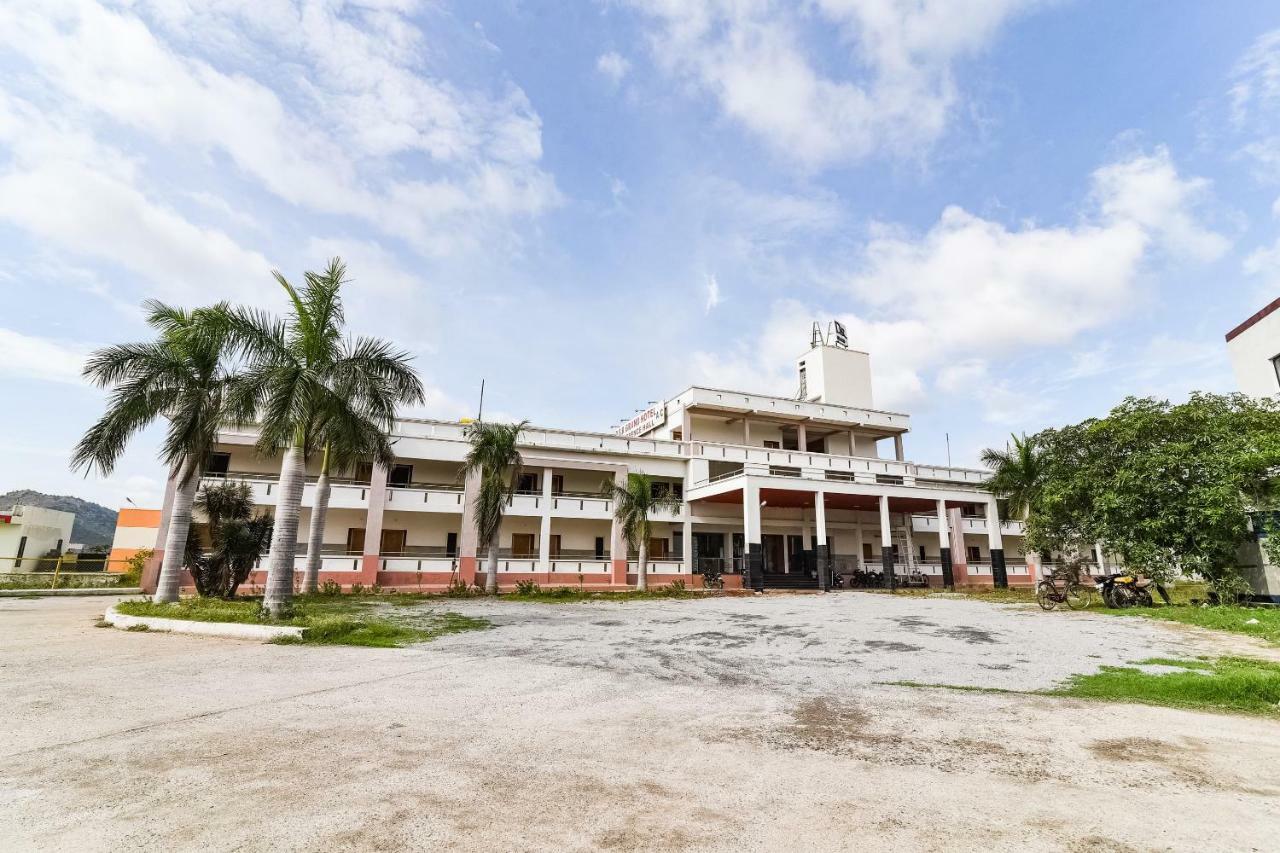 Oyo 48251 Dsr Grand Hotel Krishnagiri Exterior photo
