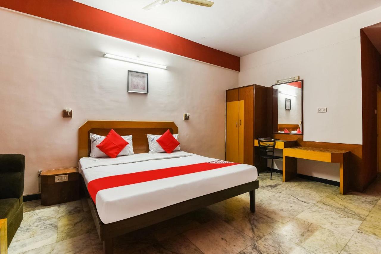 Oyo 48251 Dsr Grand Hotel Krishnagiri Exterior photo