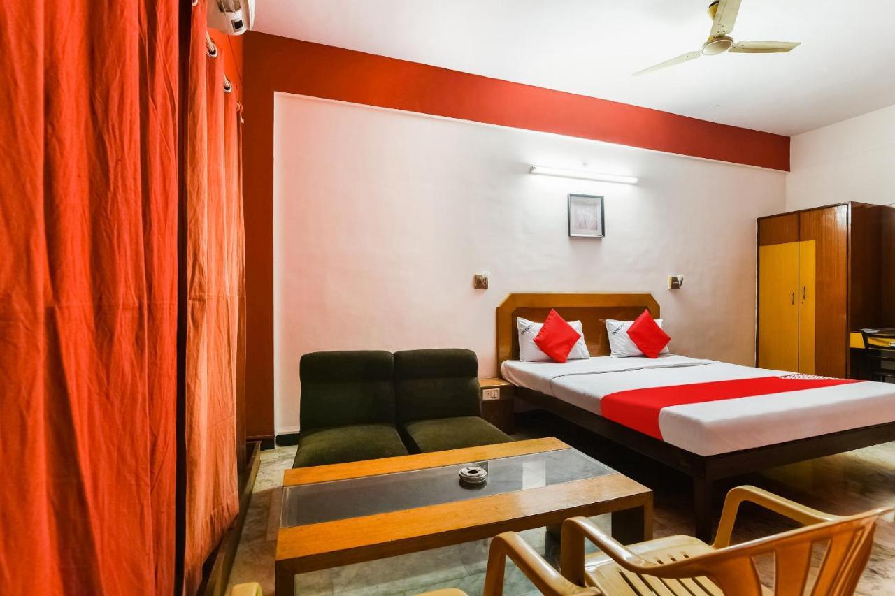 Oyo 48251 Dsr Grand Hotel Krishnagiri Exterior photo